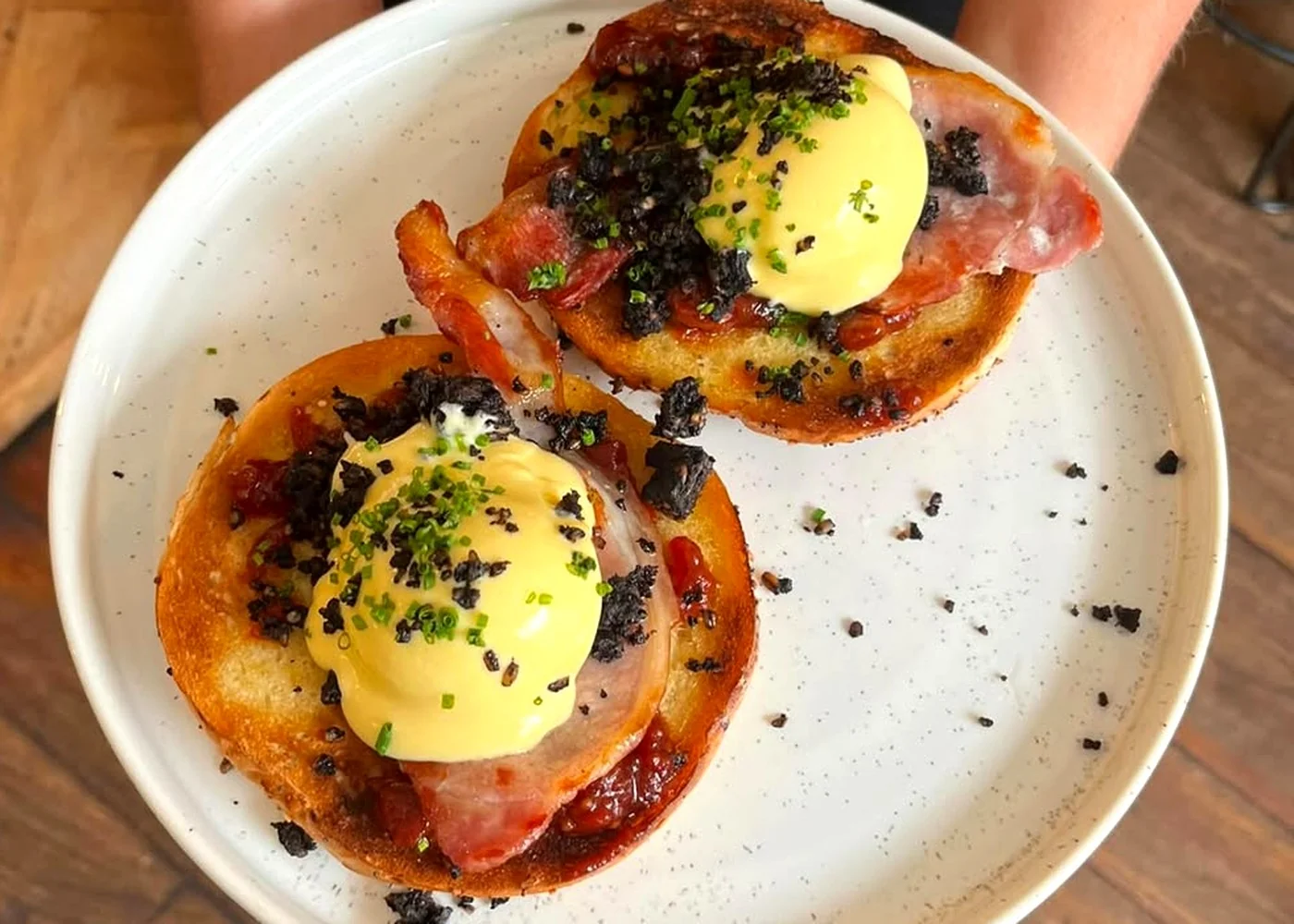 Eggs Benedict Bagel